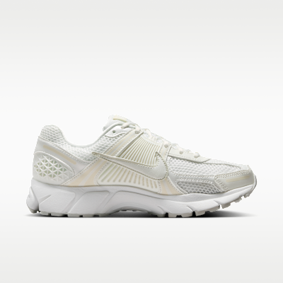 Nike Zoom Vomero 5 Women's Shoes with Reflective Design Accents